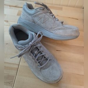 New Balance 928 Lace Up Walking Shoes Sneakers Gray Suede MW928GR Mens Size 9 2E